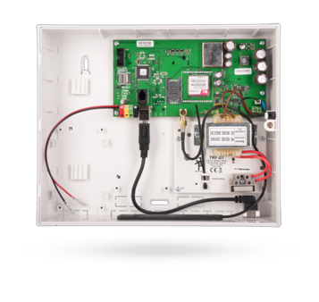 JA-101K Контрольная панель с встроенным GSM / GPRS коммуникатором