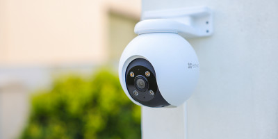 CS-H8 EZVIZ Поворотная Wi-Fi IP-камера, объектив 4мм, 5Мп, встроенный микрофон, MicroSD, ИК